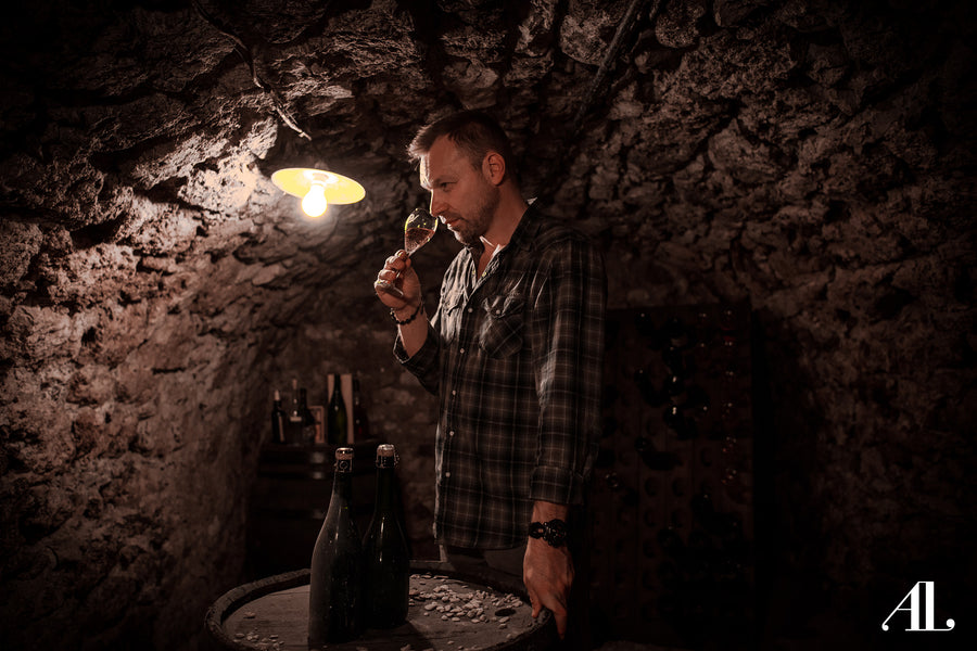 David Levasseur verkostet im Kreidekeller von Champagne A. Levasseur in Cuchery