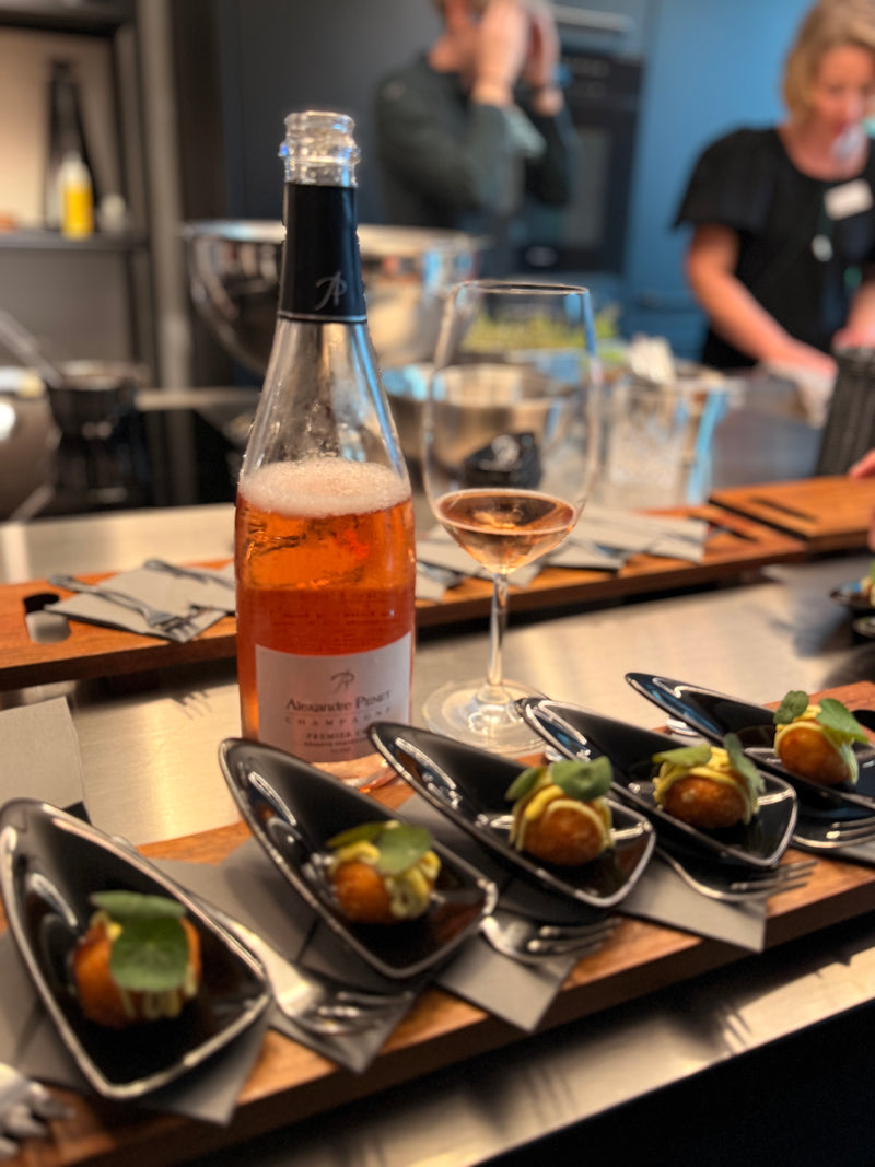 Champagner, Käse und Snacks